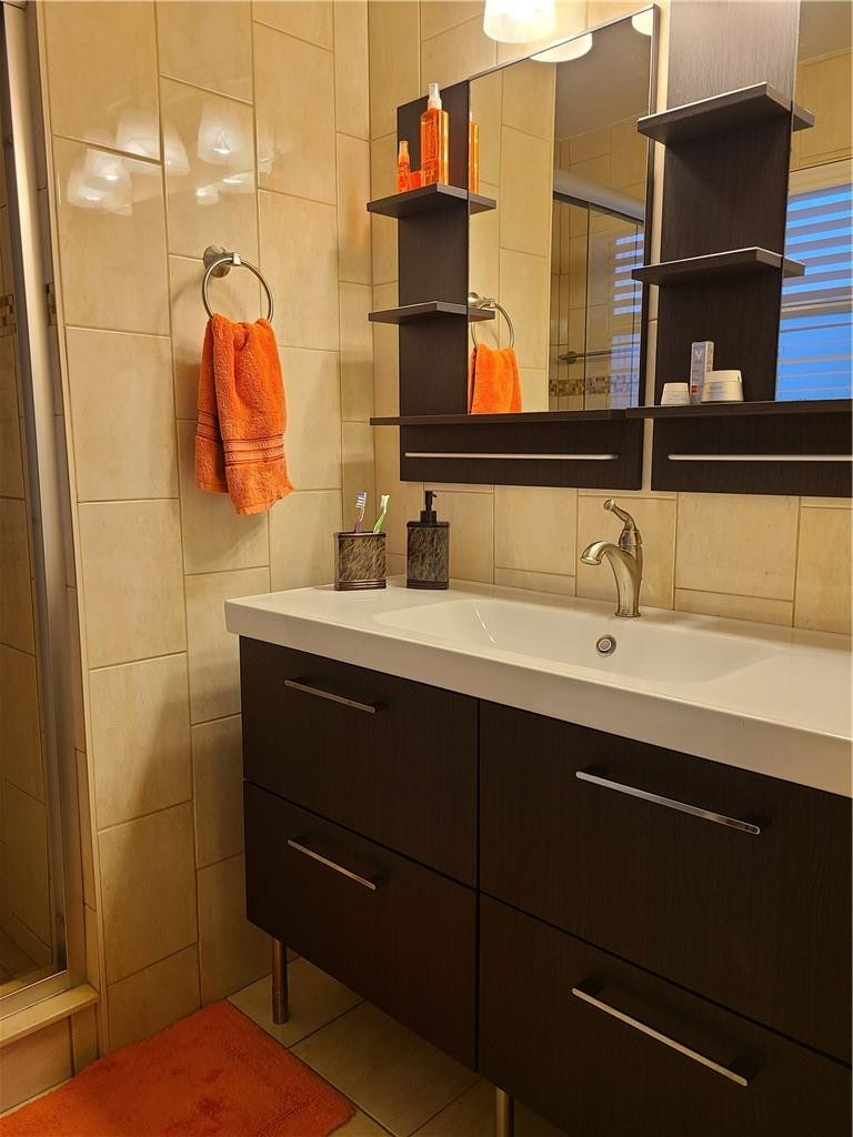 SOMERSET EIGHT - Residential