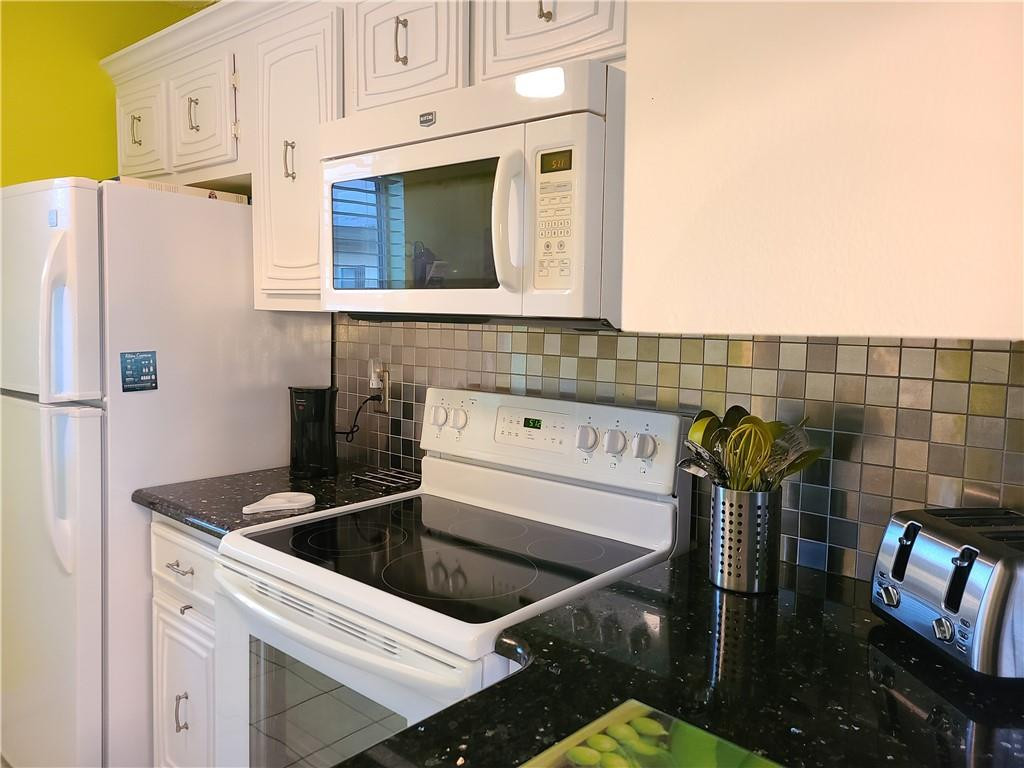 SOMERSET EIGHT - Residential