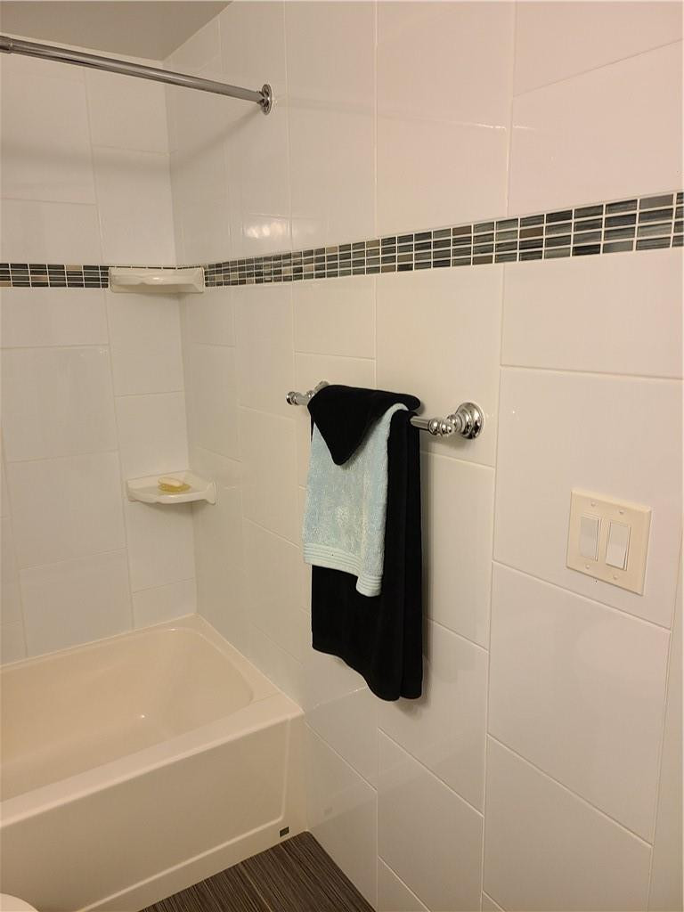 SOMERSET EIGHT - Residential