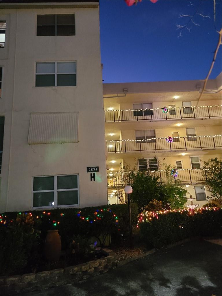 SOMERSET EIGHT - Residential