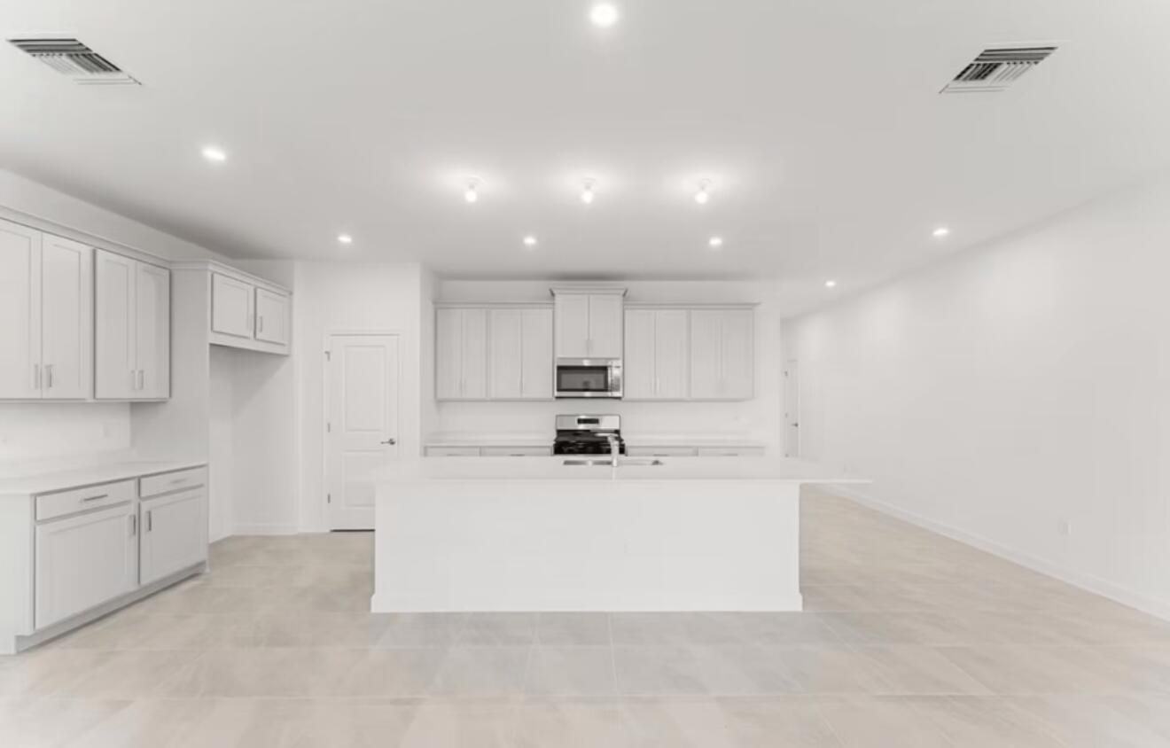 Tradition - Residential Lease