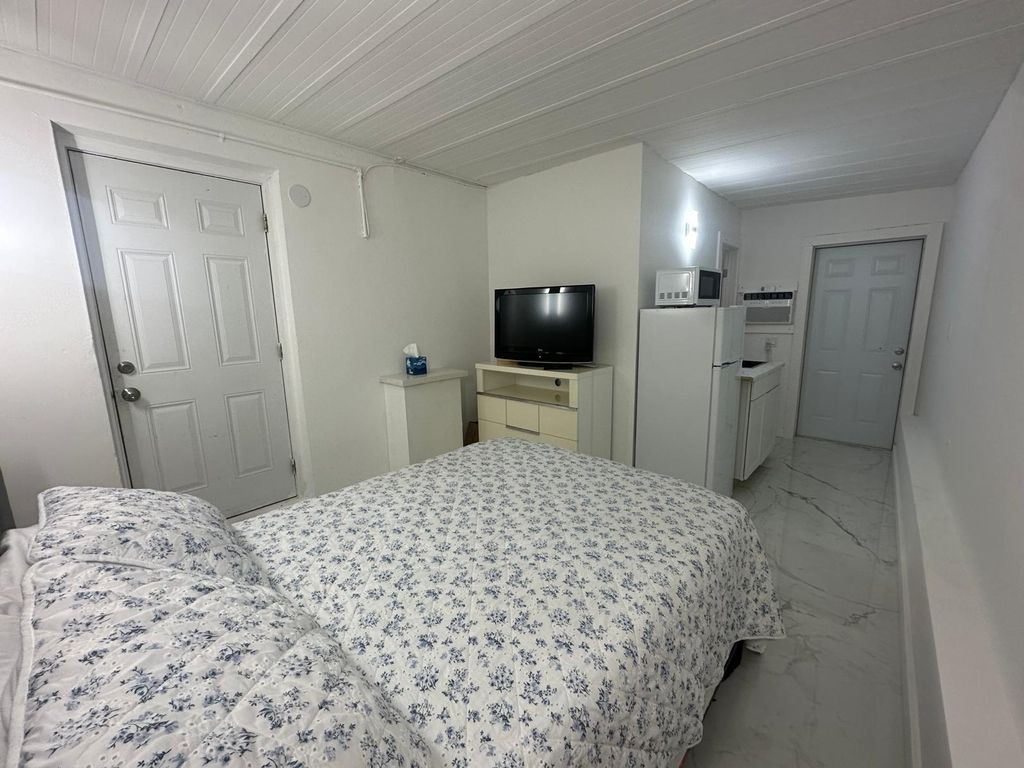 Photo of 340 N 70th Terrace #A, Hollywood, FL 33024 (MLS # B26034757)