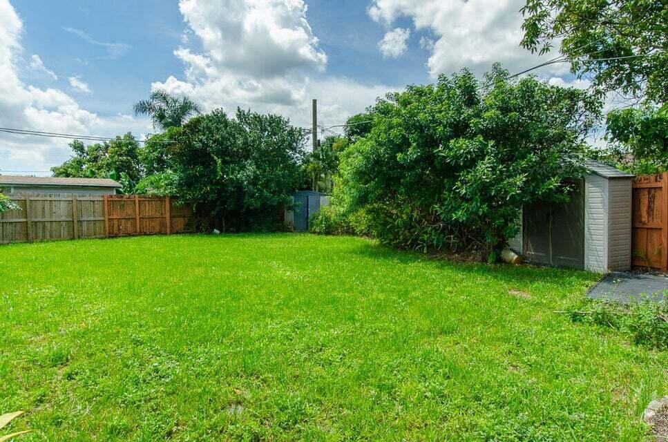 SANDALFOOT COVE SEC 5 - Residential Lease