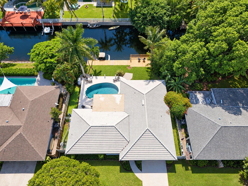Photo of 1320 SW 26TH Avenue, Boynton Beach, FL 33426 (MLS # B26093086)
