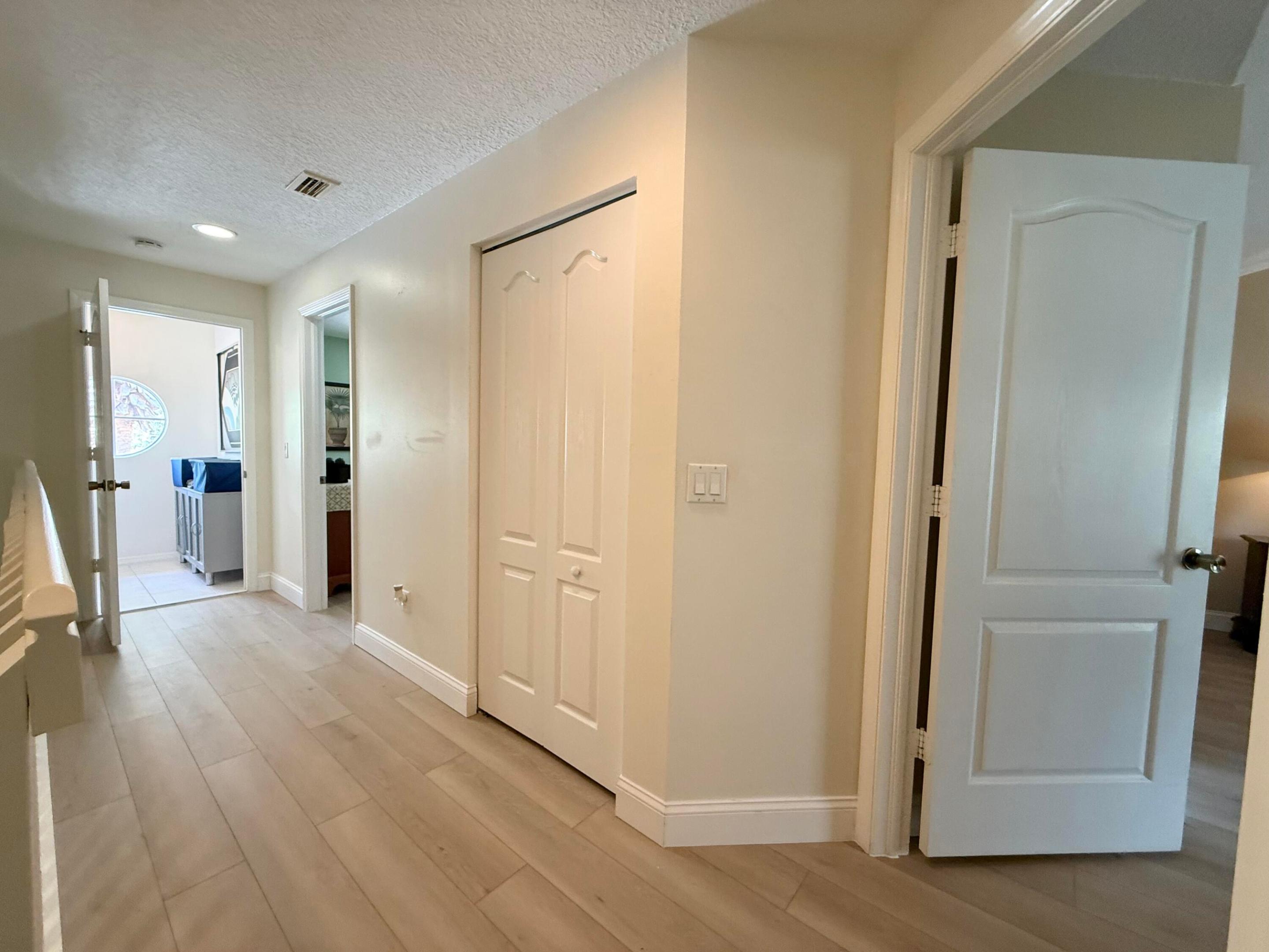 SEMINOLE ESTATES & TOWNHOMES - Residential