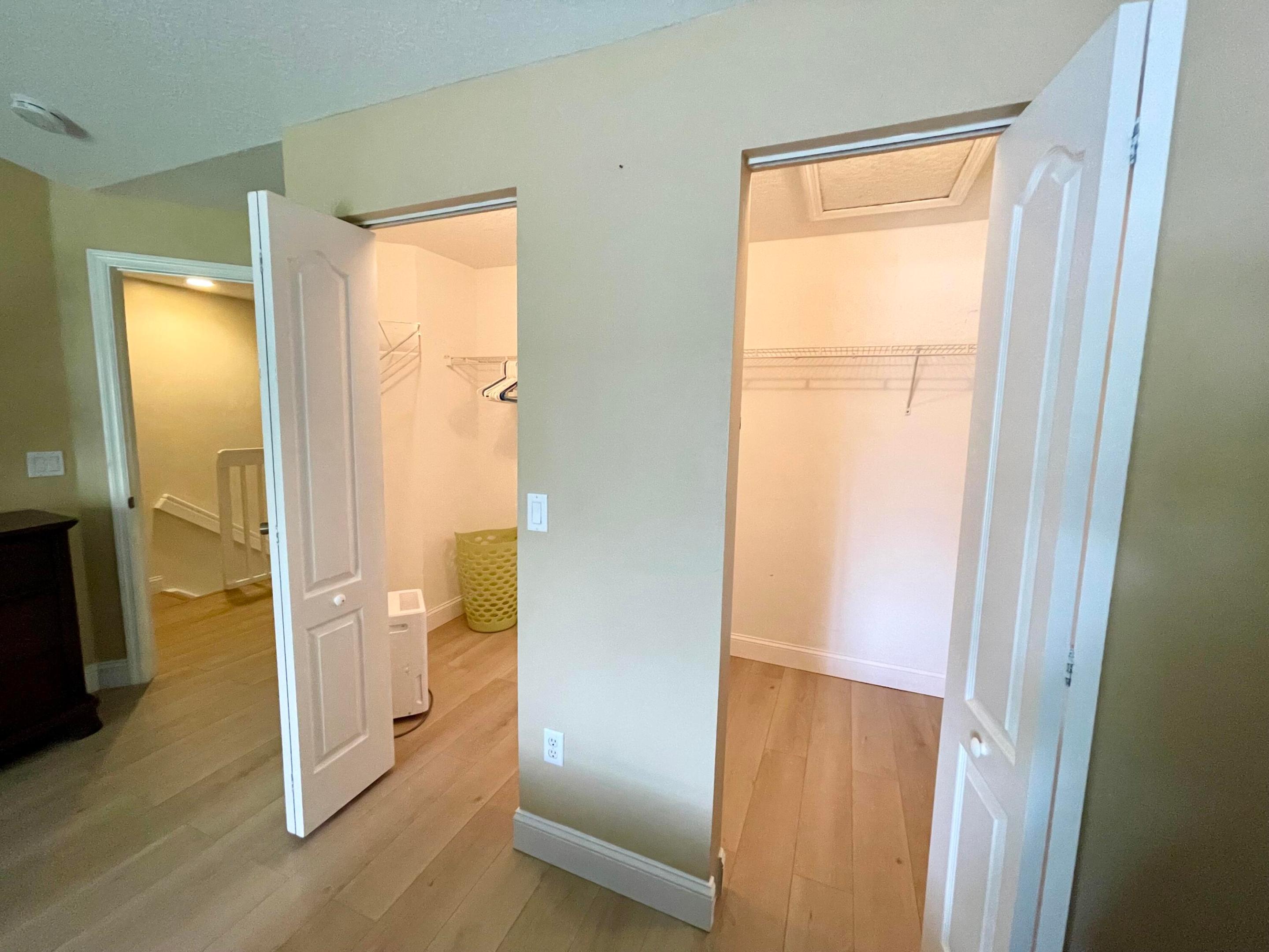 SEMINOLE ESTATES & TOWNHOMES - Residential