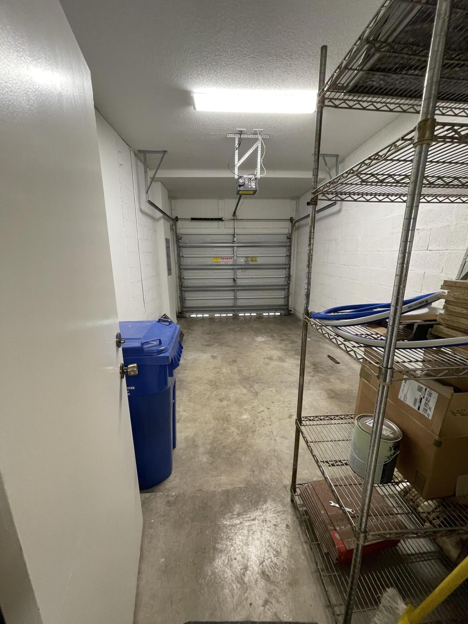 SEMINOLE ESTATES & TOWNHOMES - Residential