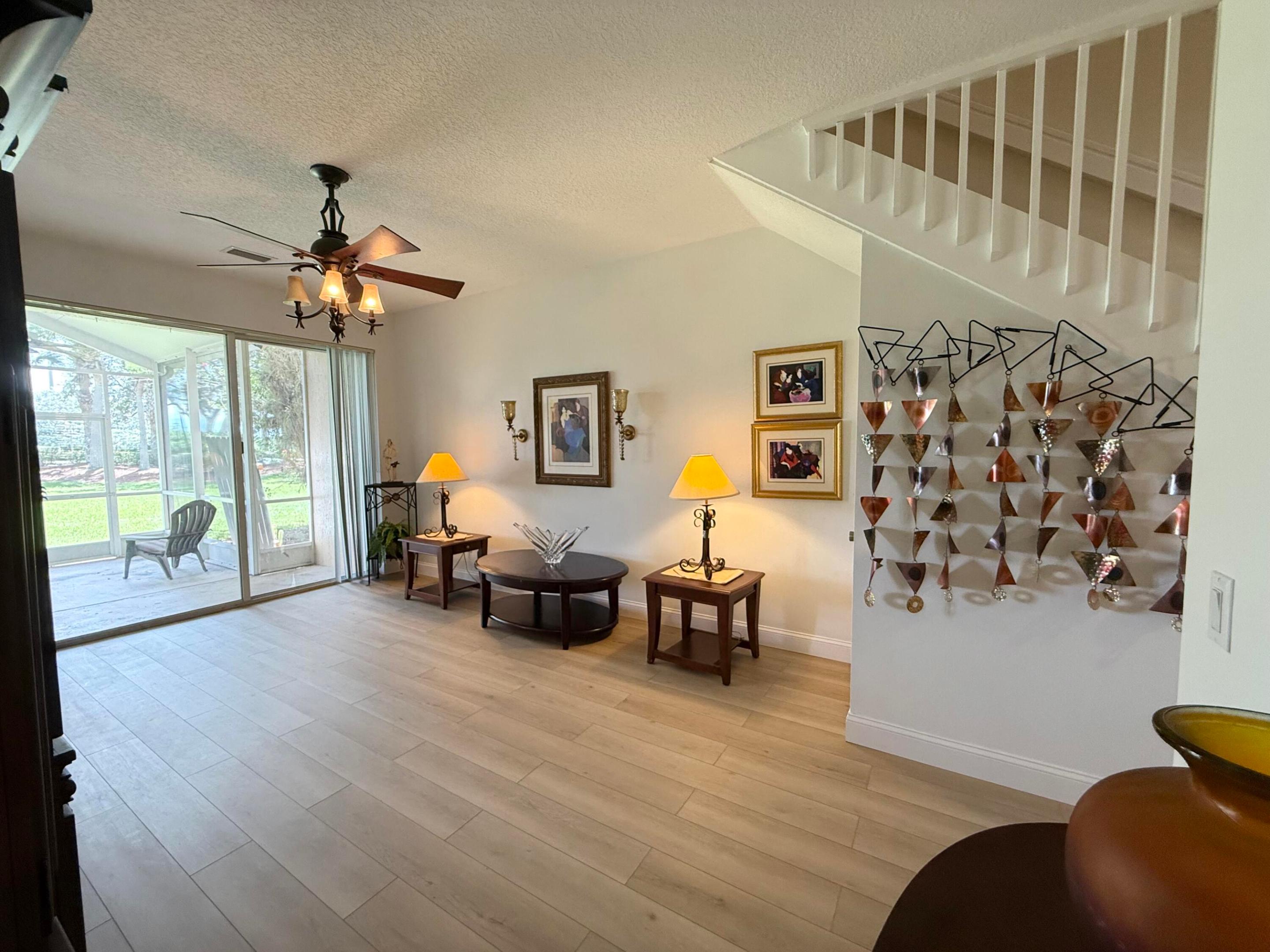 SEMINOLE ESTATES & TOWNHOMES - Residential