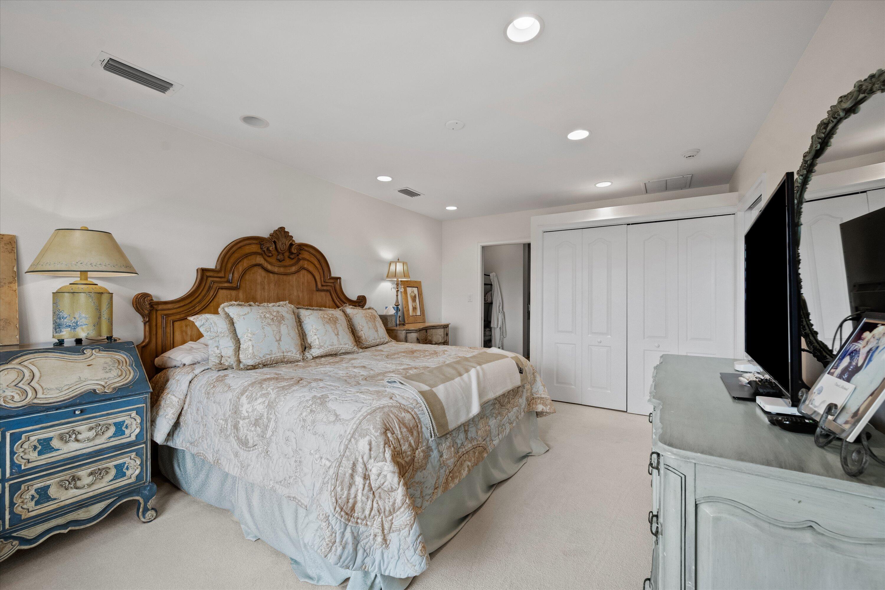 ANCHORAGE EAST AT JONATHANS LANDING CONDO - Residential