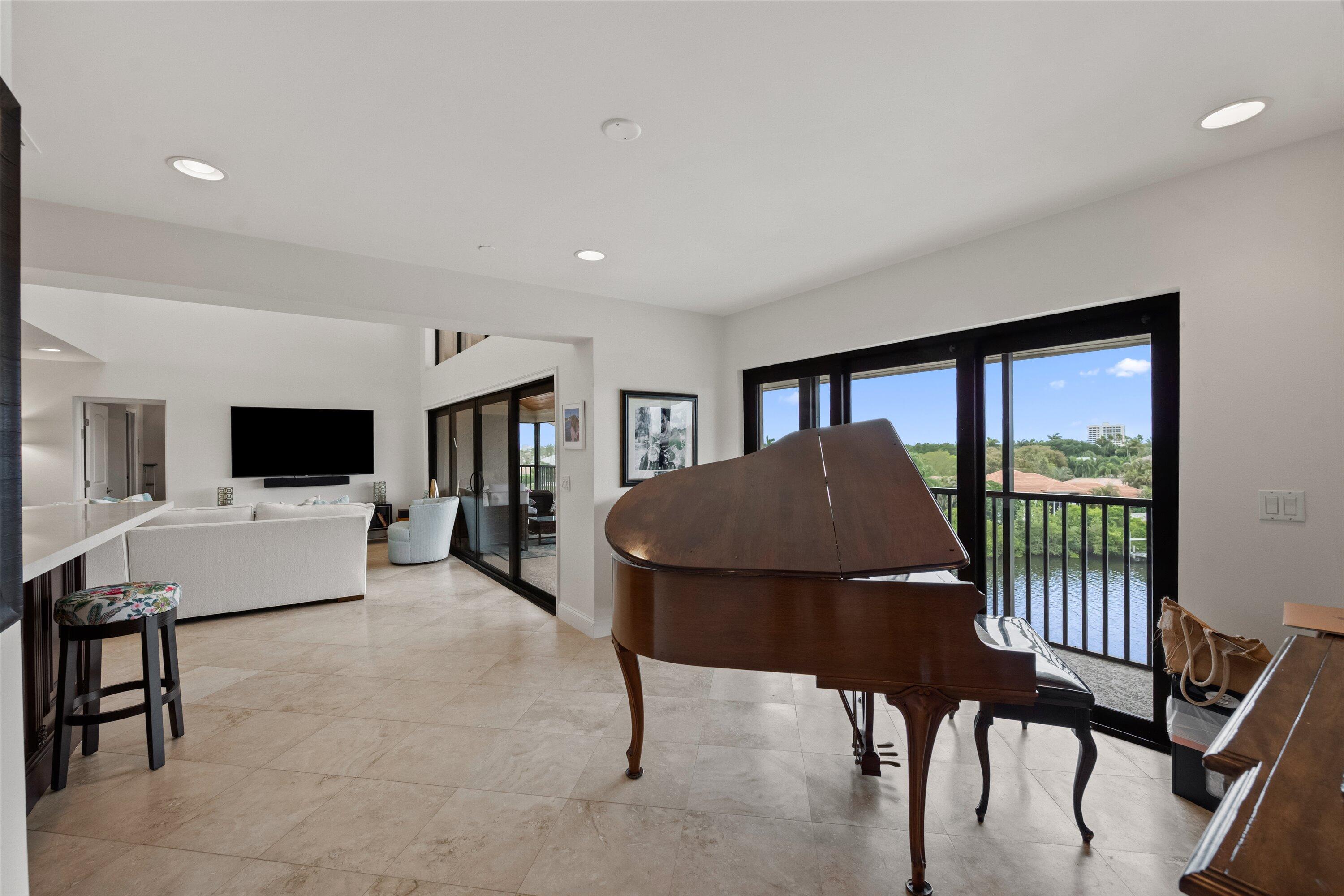 ANCHORAGE EAST AT JONATHANS LANDING CONDO - Residential