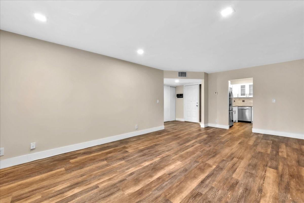 APPLEWOOD VILLAGE 1 COA - Residential