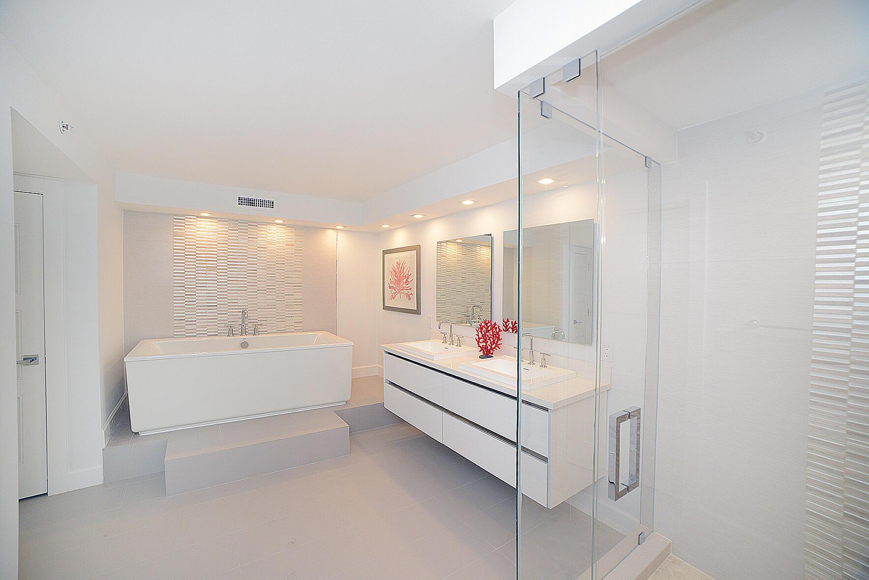 MARBELLA CONDO - Residential