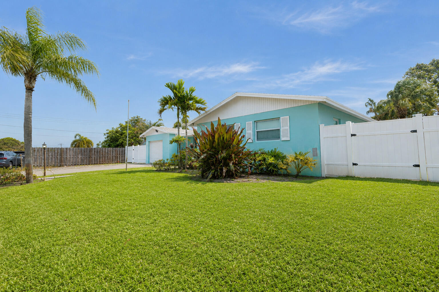 2395 Edgewater Drive