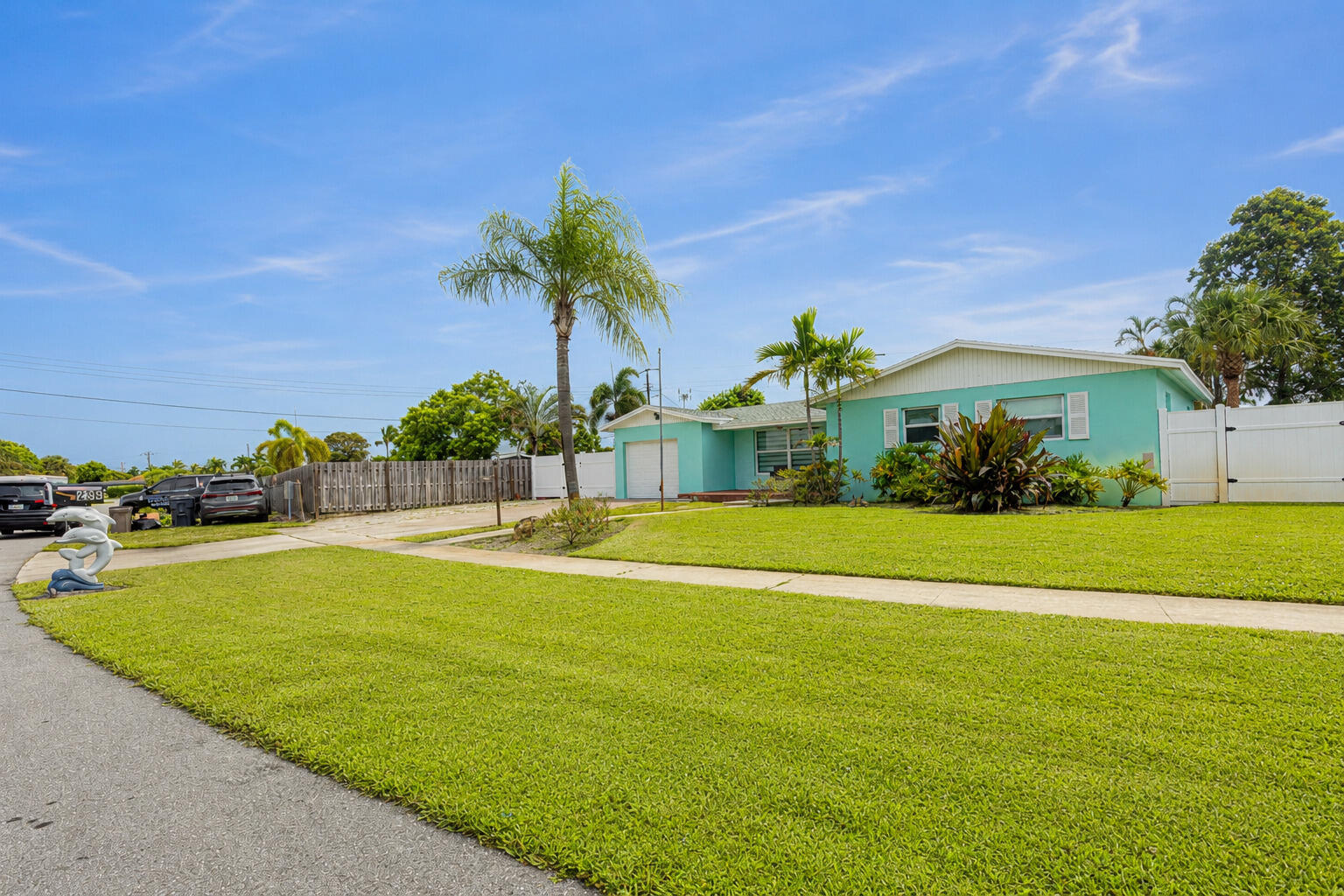 2395 Edgewater Drive