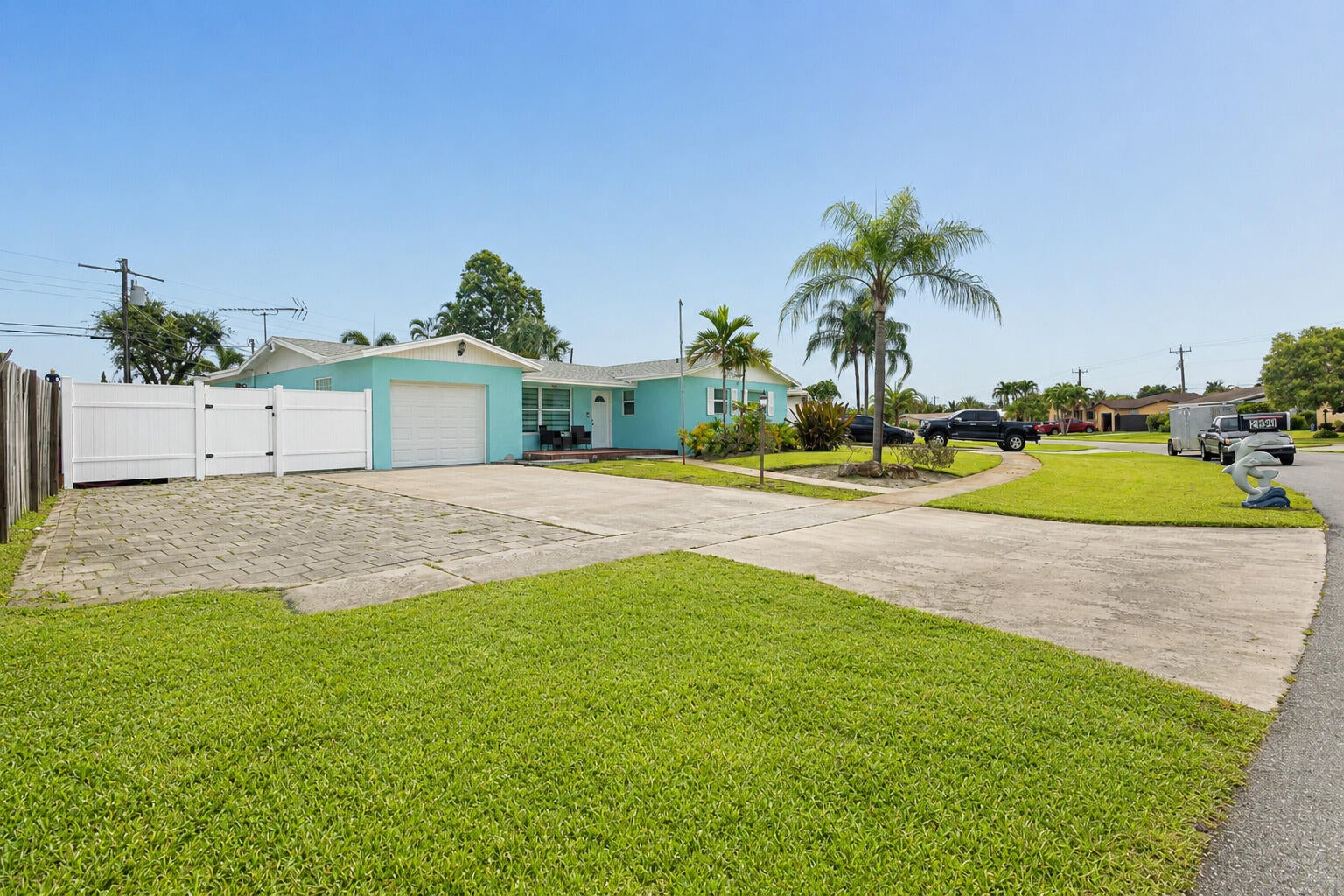 2395 Edgewater Drive