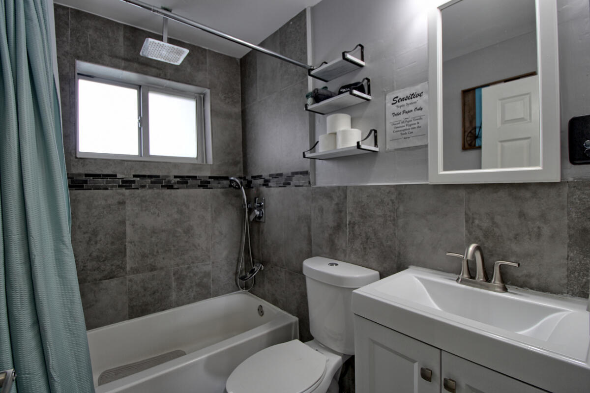 HOLLYWOOD PARK - Residential