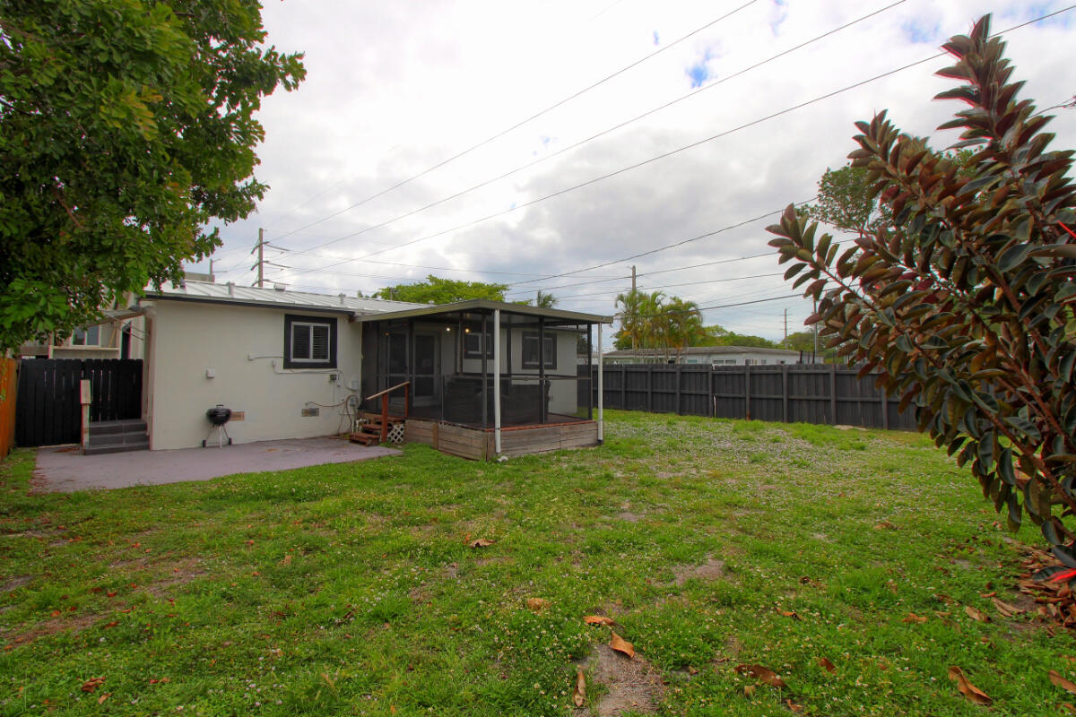 HOLLYWOOD PARK - Residential