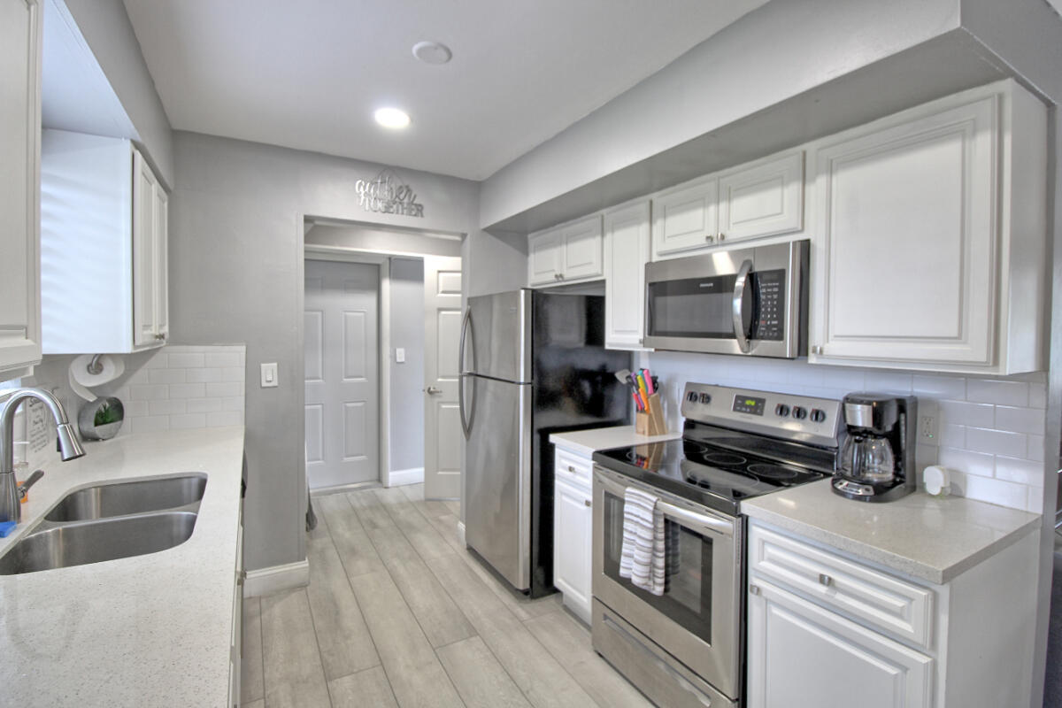 HOLLYWOOD PARK - Residential