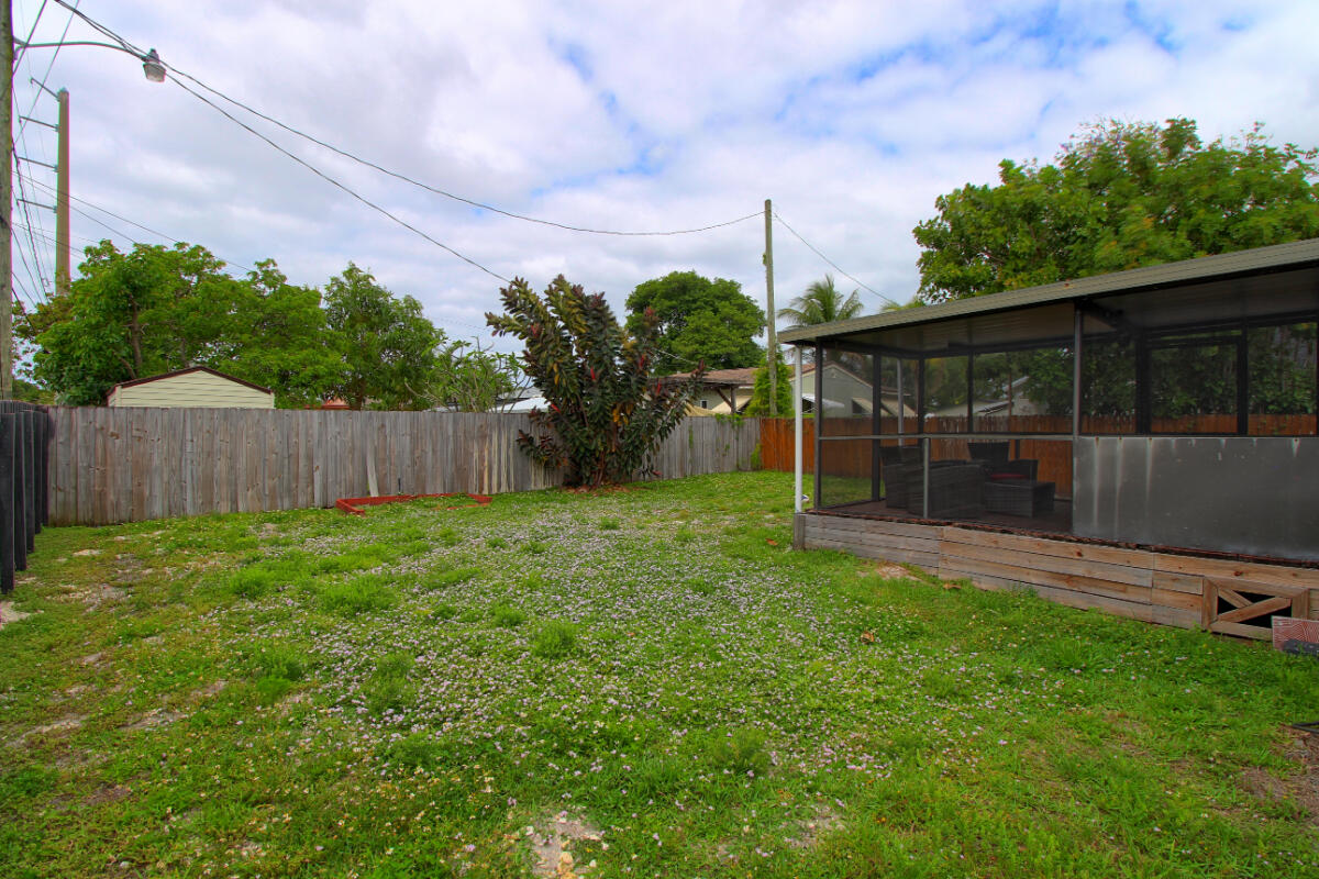 HOLLYWOOD PARK - Residential