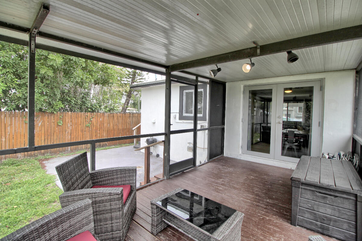 HOLLYWOOD PARK - Residential