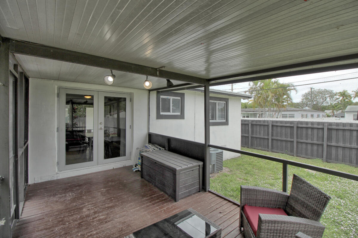 HOLLYWOOD PARK - Residential