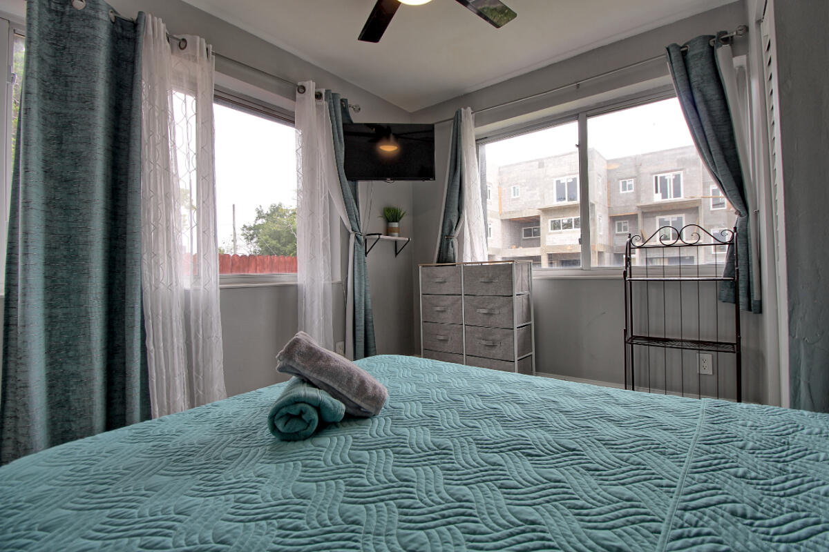 HOLLYWOOD PARK - Residential