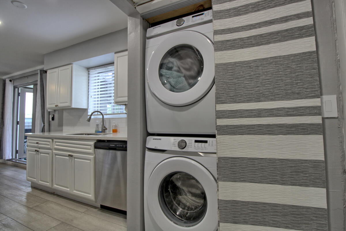 HOLLYWOOD PARK - Residential