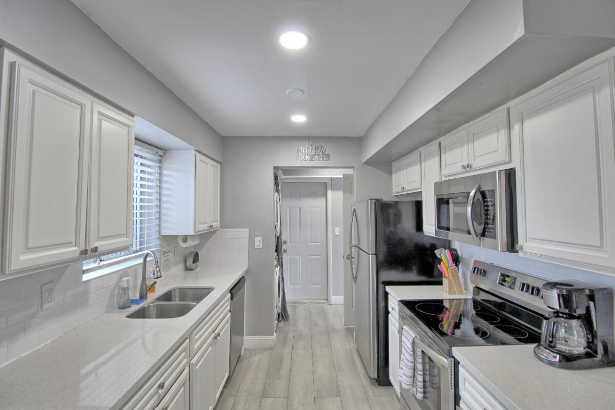 HOLLYWOOD PARK - Residential