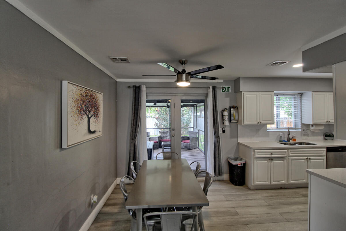 HOLLYWOOD PARK - Residential