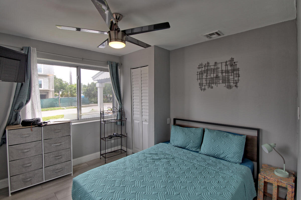 HOLLYWOOD PARK - Residential