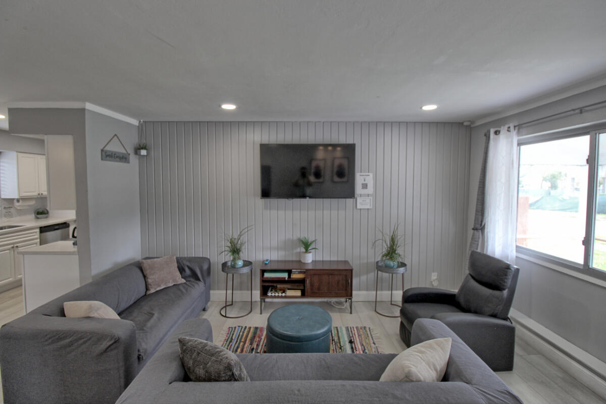 HOLLYWOOD PARK - Residential