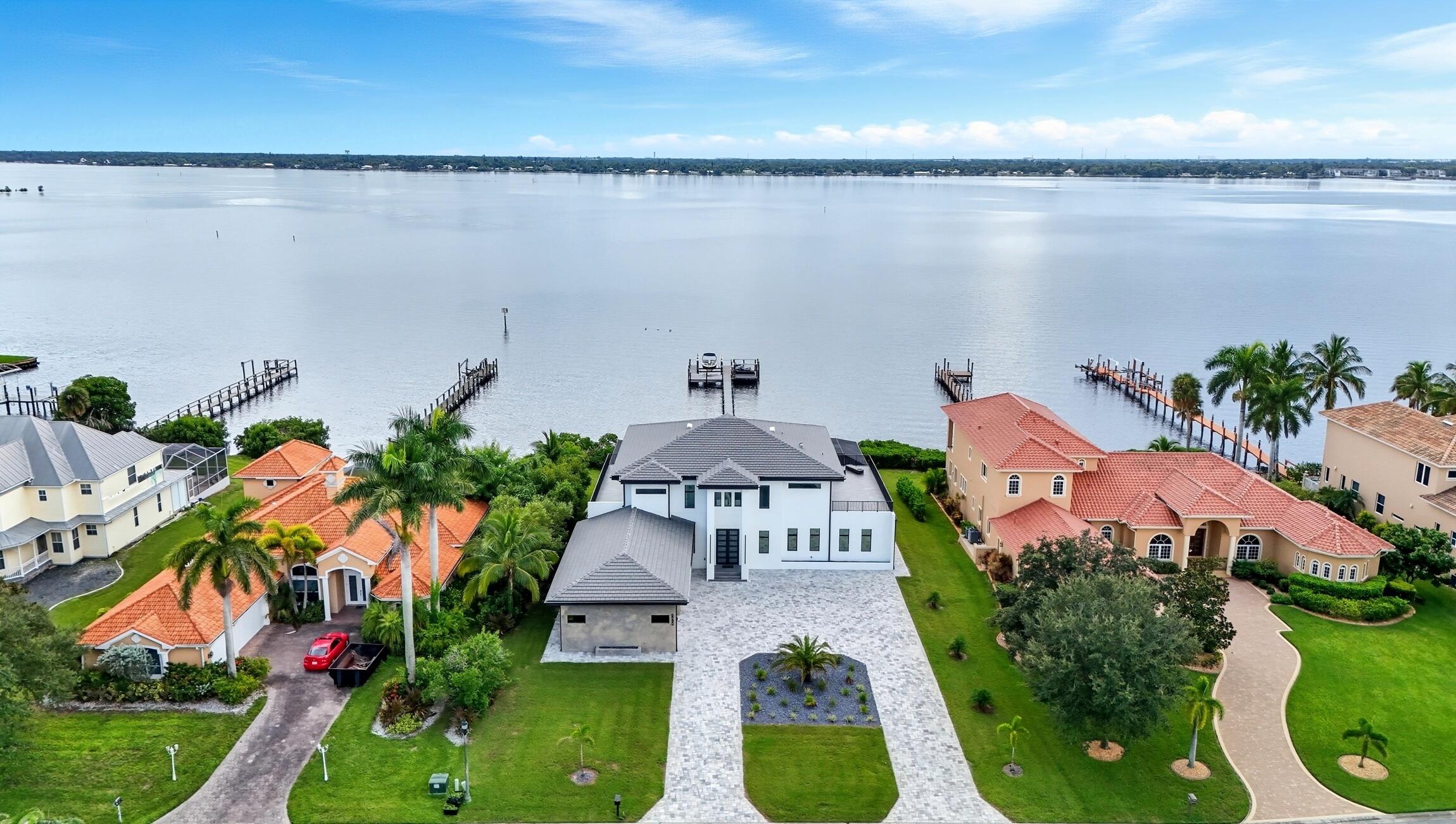 RIVERWATCH - Residential