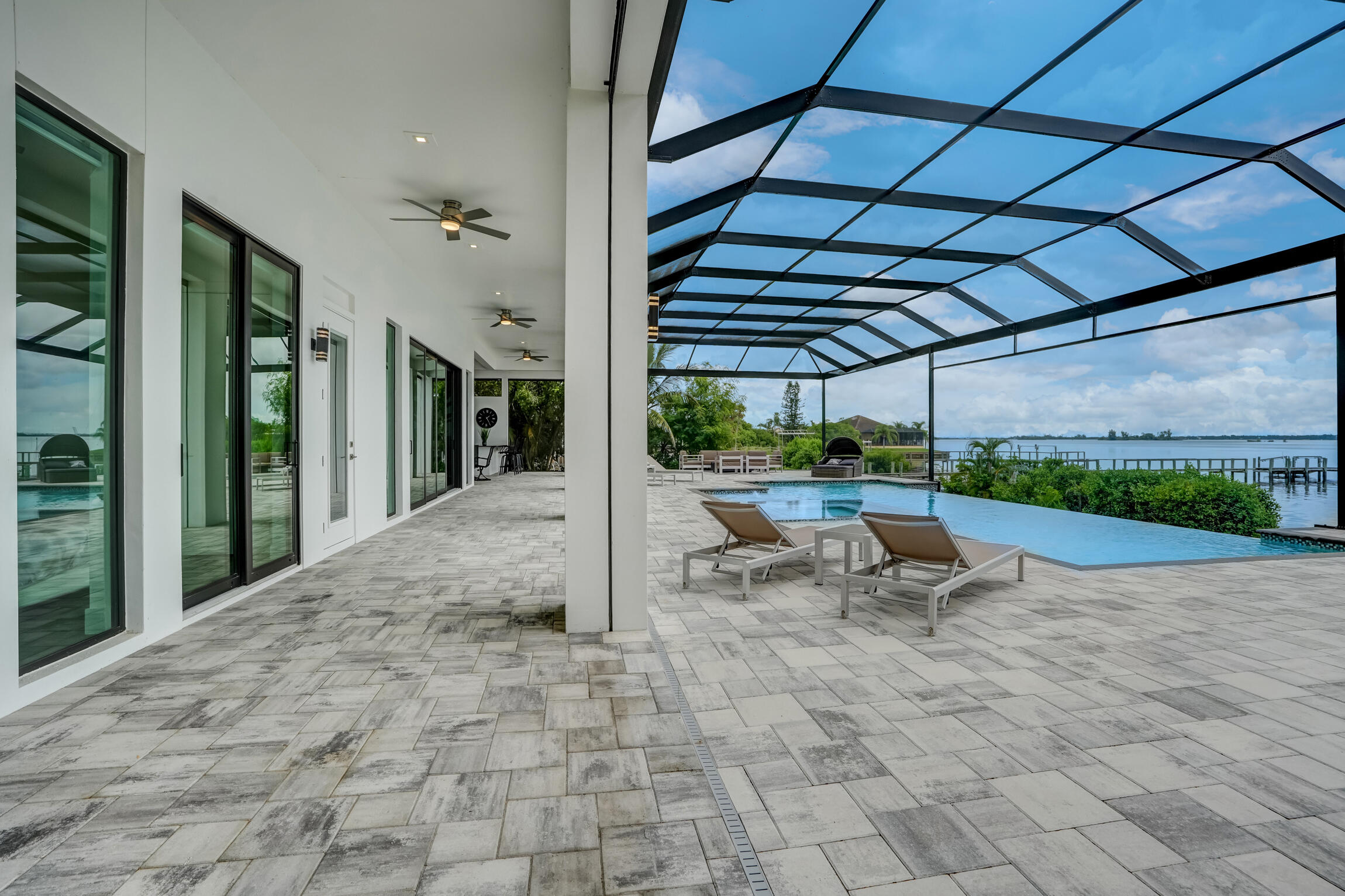 RIVERWATCH - Residential