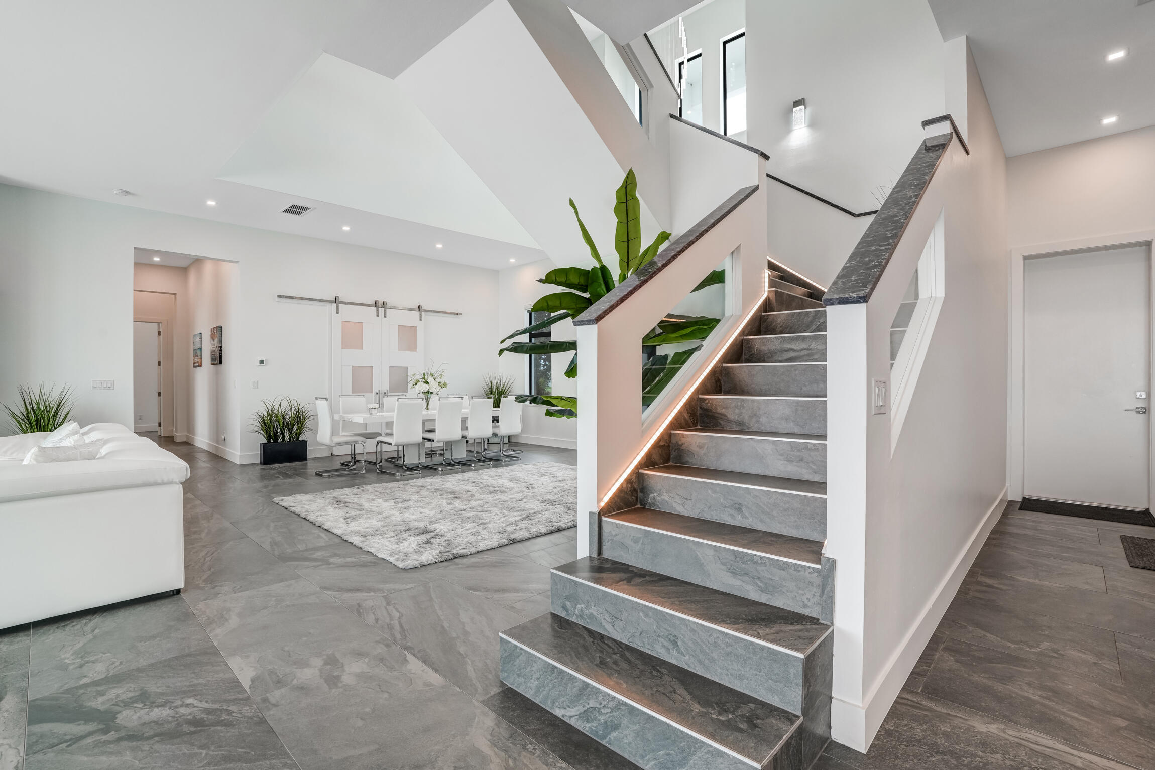 RIVERWATCH - Residential