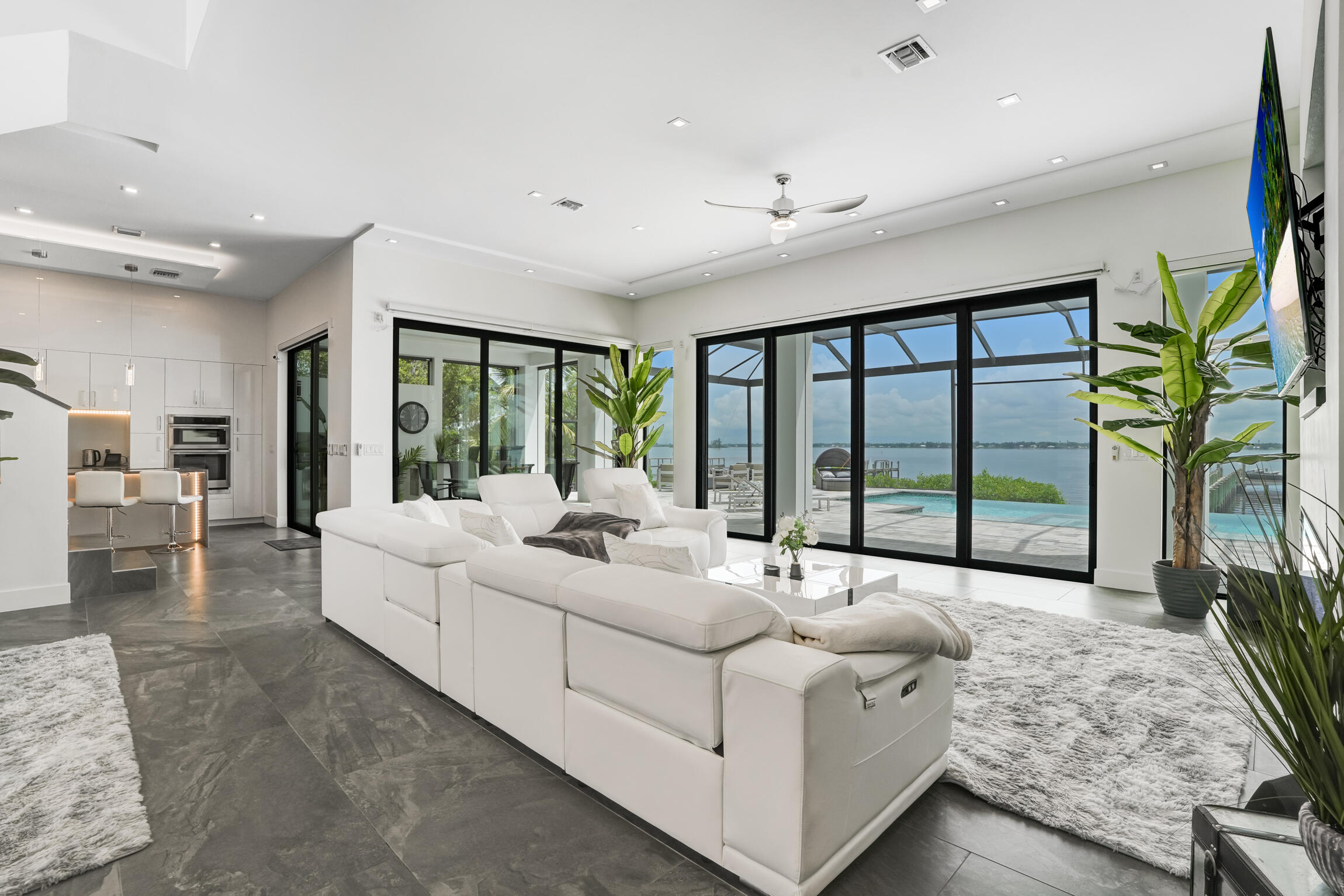 RIVERWATCH - Residential