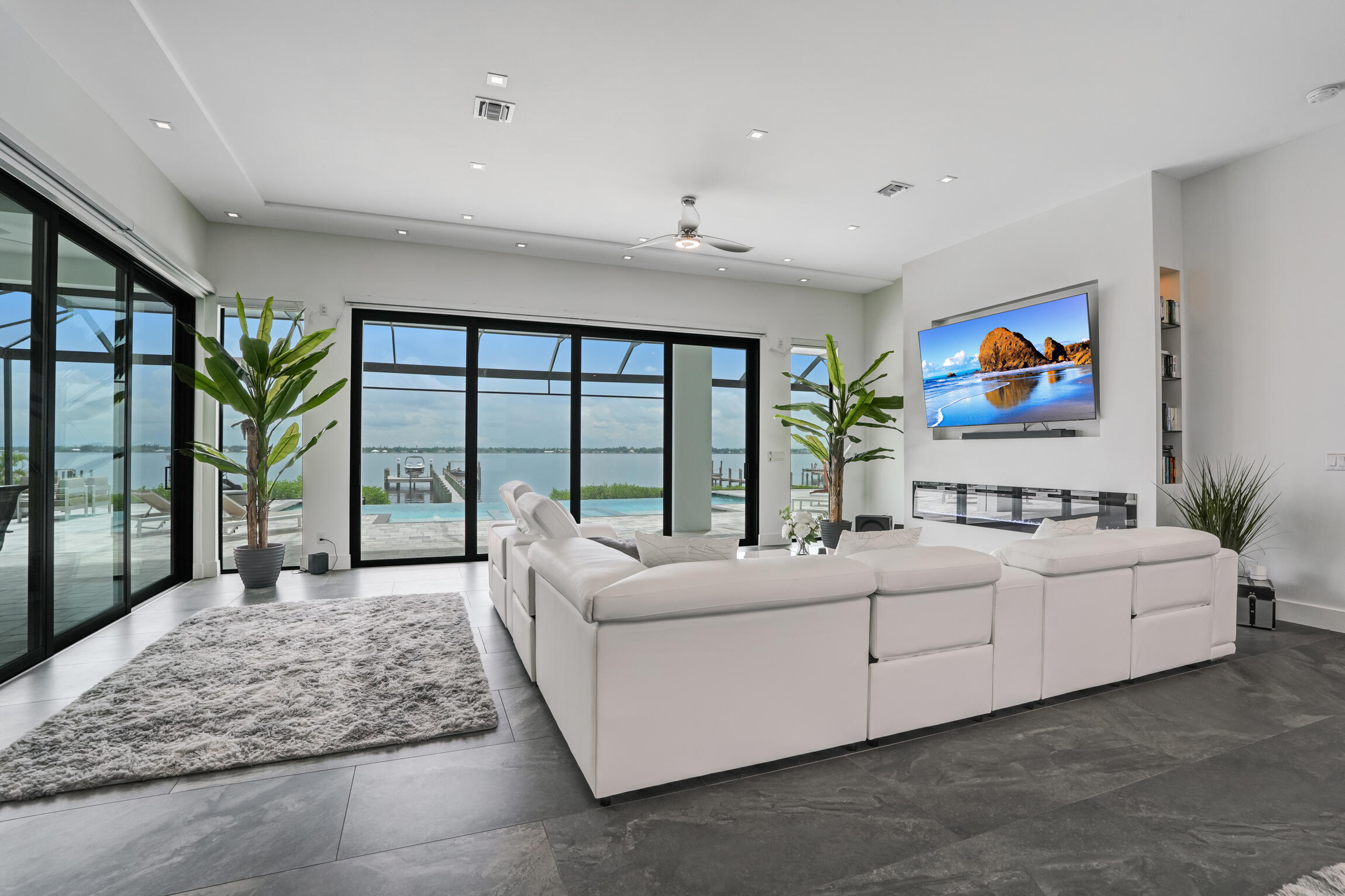 RIVERWATCH - Residential