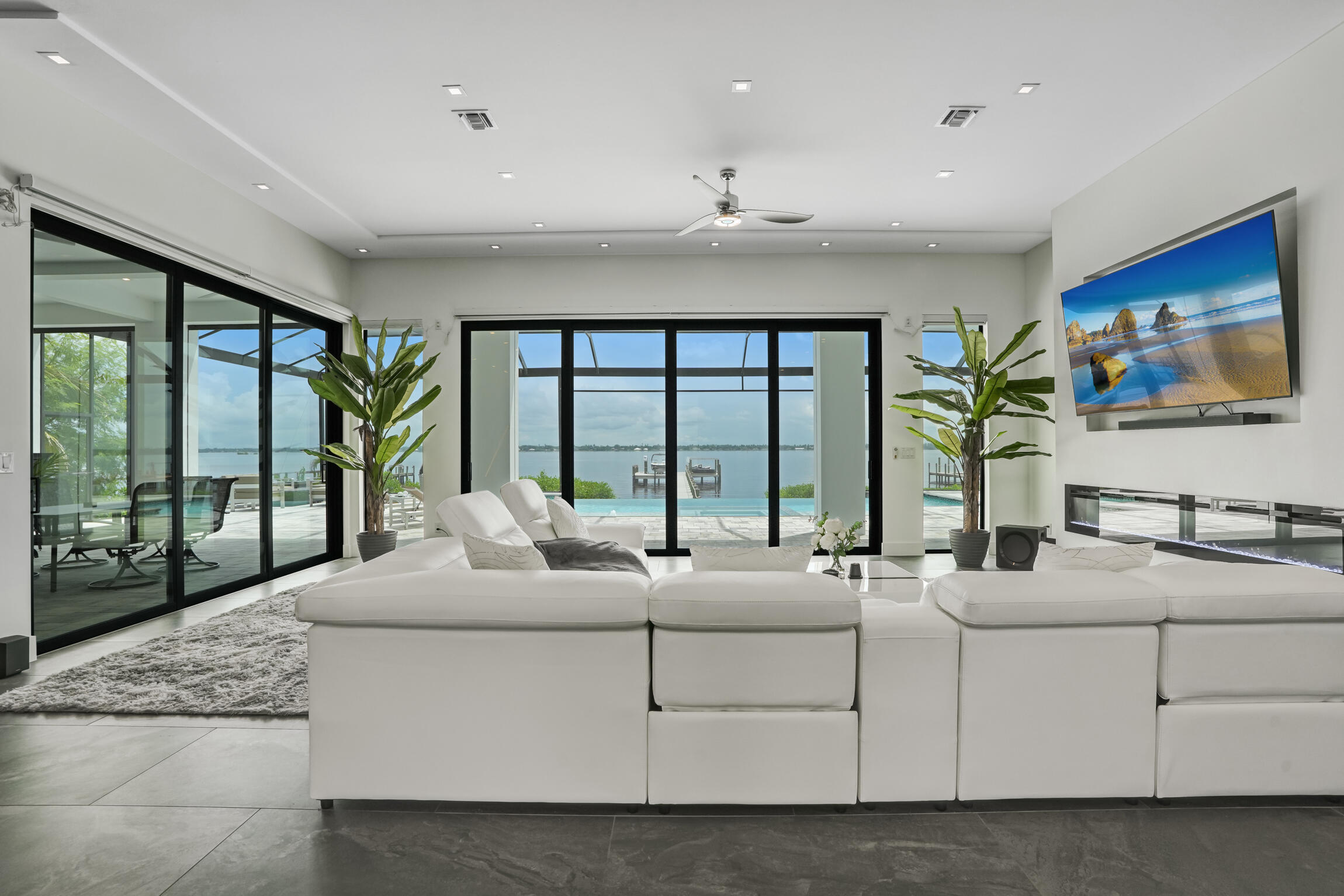 RIVERWATCH - Residential