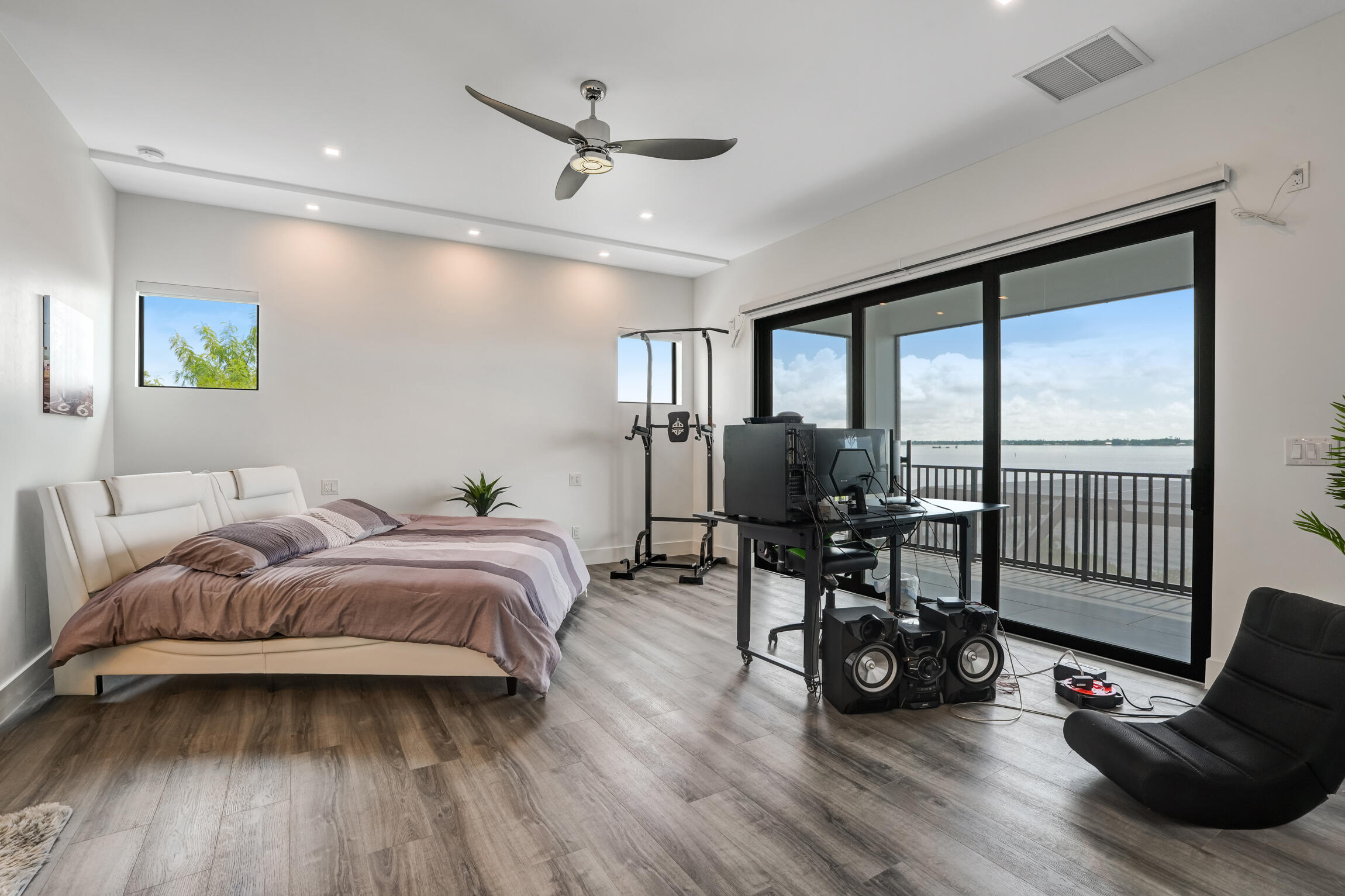 RIVERWATCH - Residential