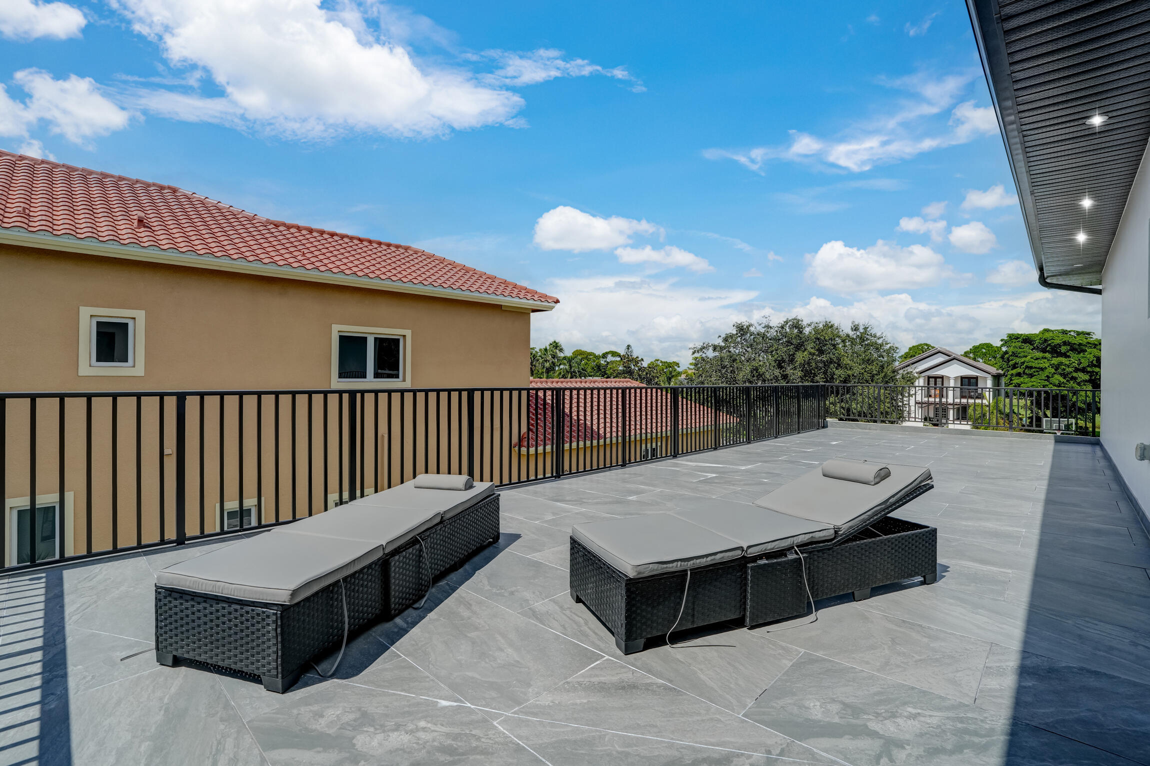 RIVERWATCH - Residential