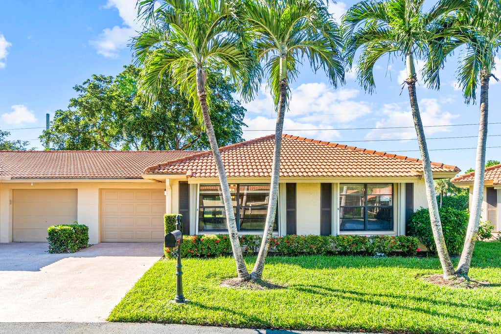 Photo of 4640 Rosewood Tree Court #B, Boynton Beach, FL 33436 (MLS # R11132255)