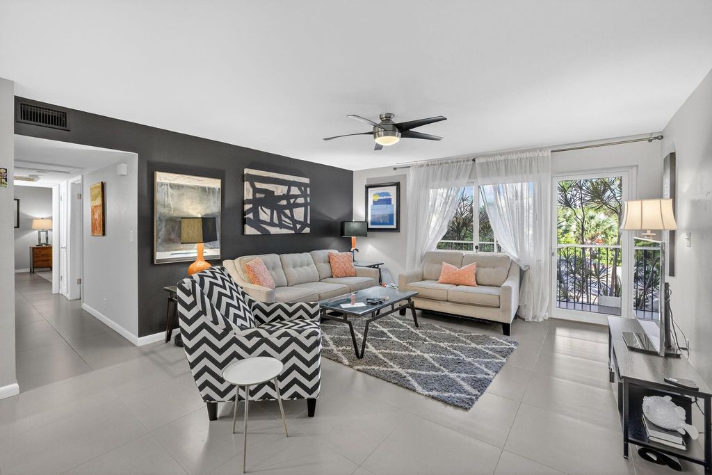 Photo of 1920 NE 1st Terrace #H 216, Wilton Manors, FL 33305 (MLS # F10537868)