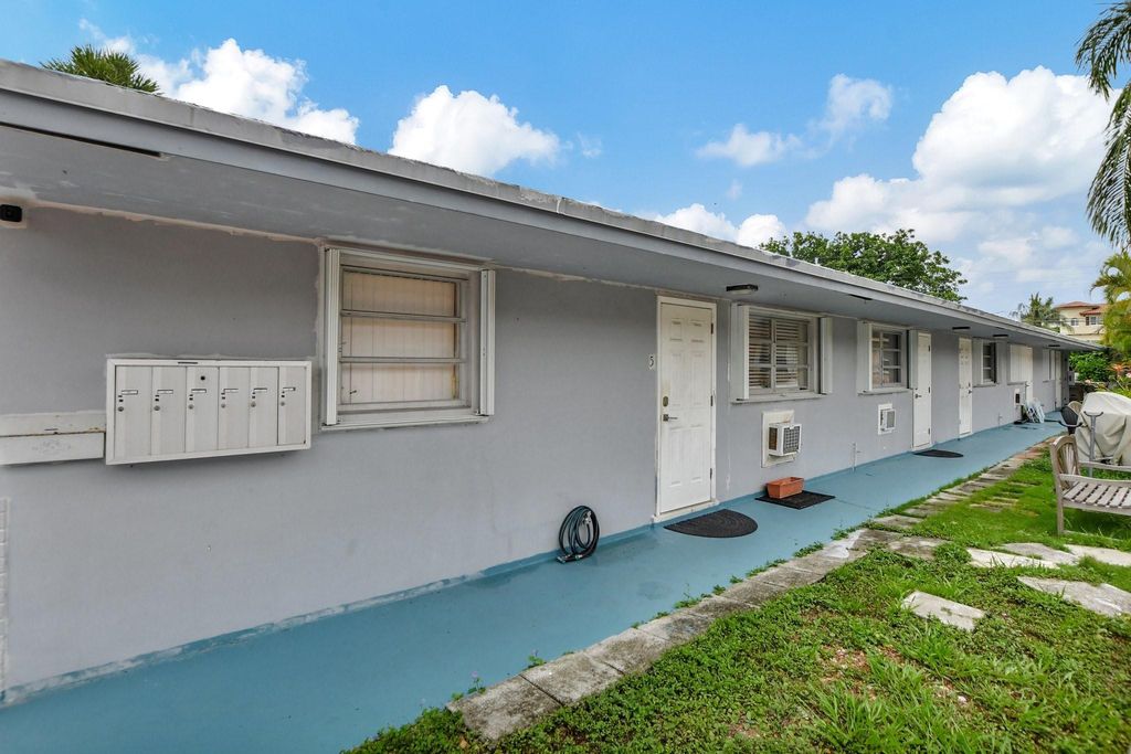Photo of 1938 NE 7th Street #5, Deerfield Beach, FL 33441 (MLS # F10450622)