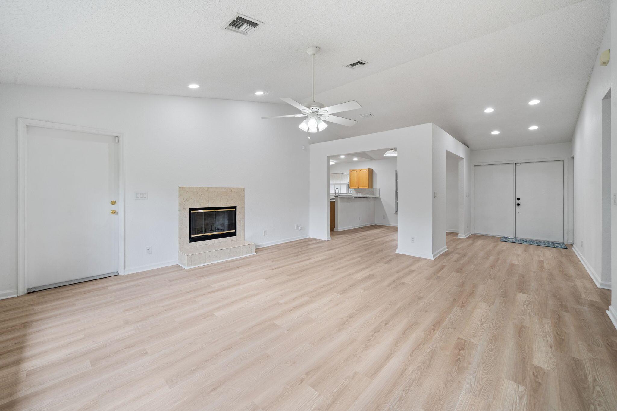 17832 43rd Road N