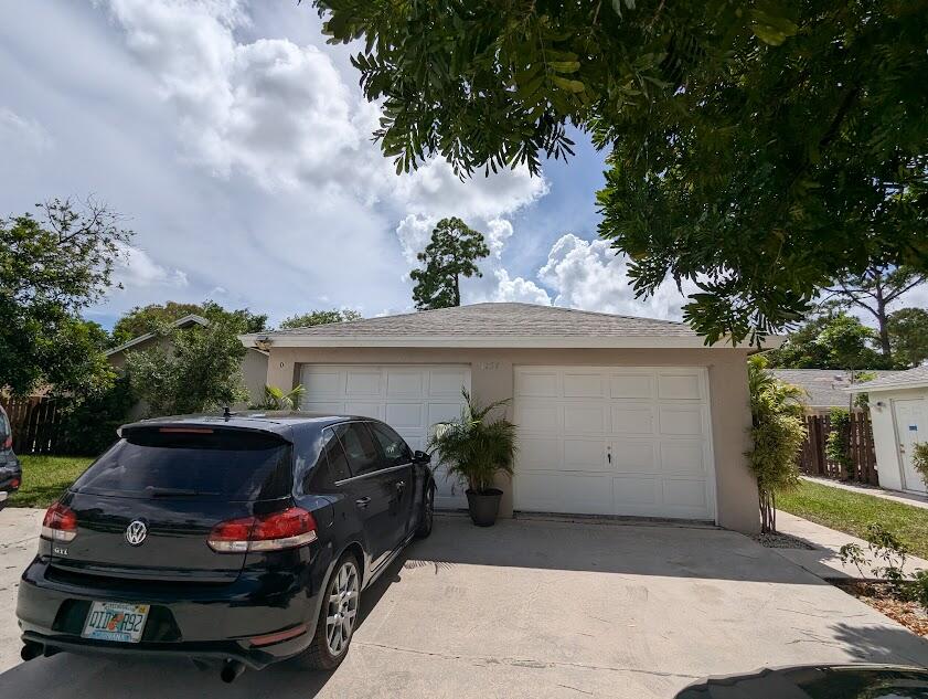 1157 Hyacinth Place