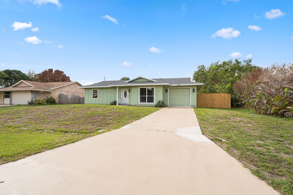 Photo of 452 SW David Terrace, Port Saint Lucie, FL 34953 (MLS # B26011565)
