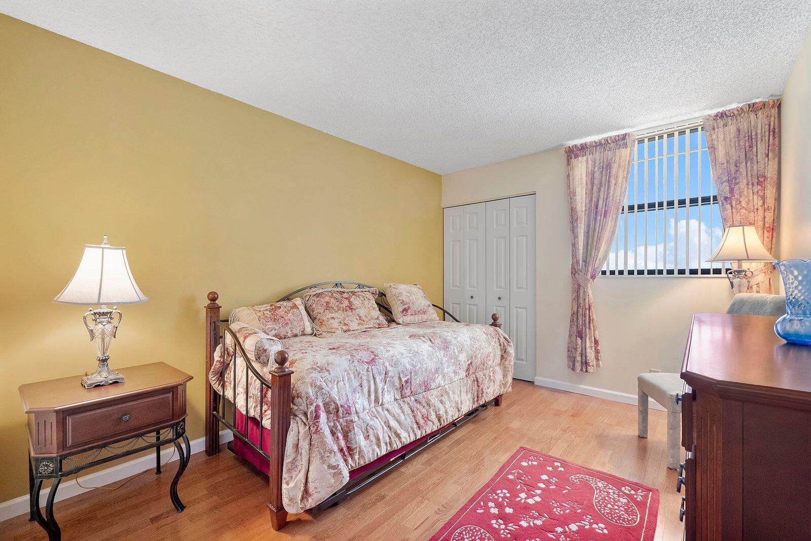 LAKE EMERALD CONDOMINIUM NO SIX - Residential