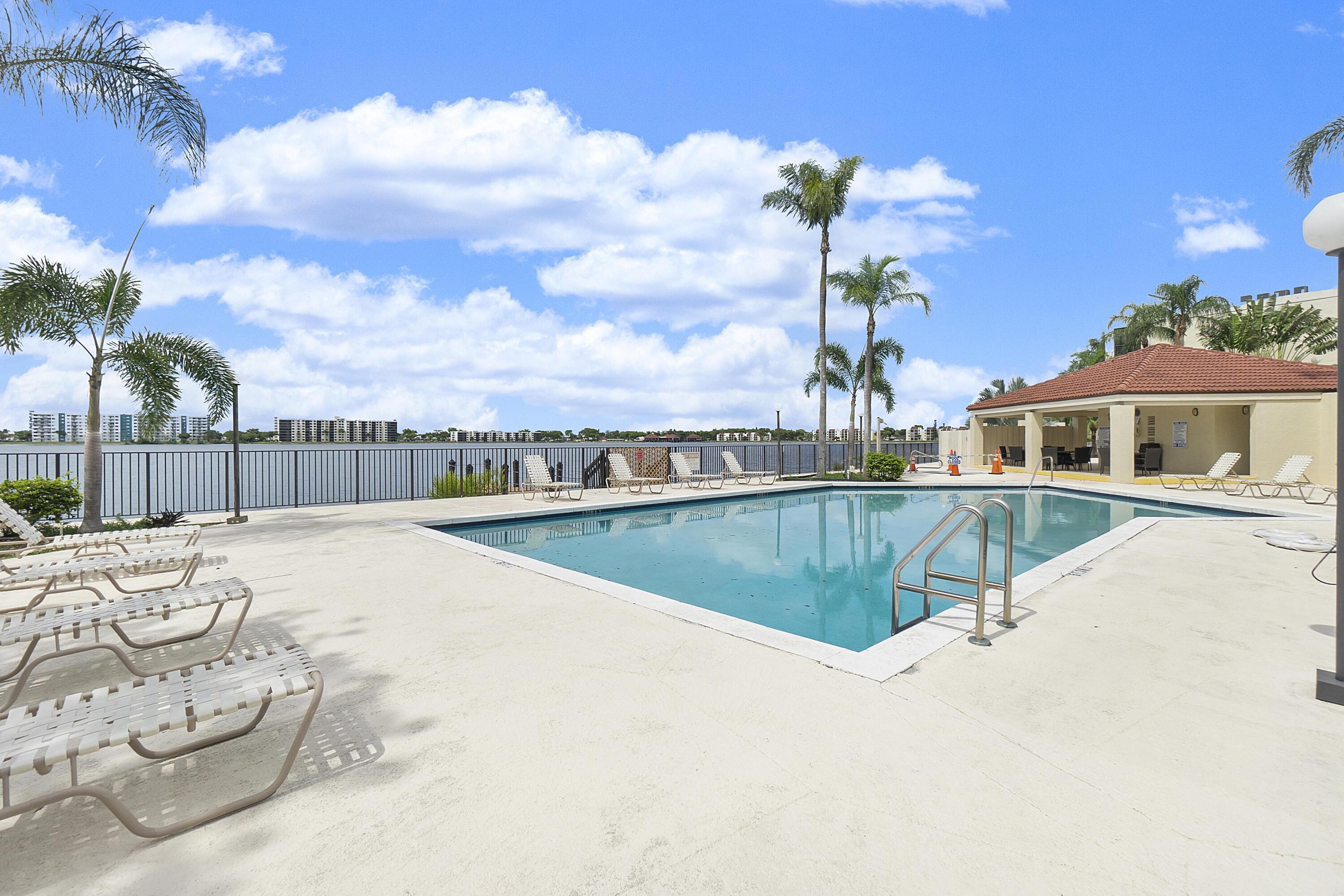 LAKE EMERALD CONDOMINIUM NO SIX - Residential