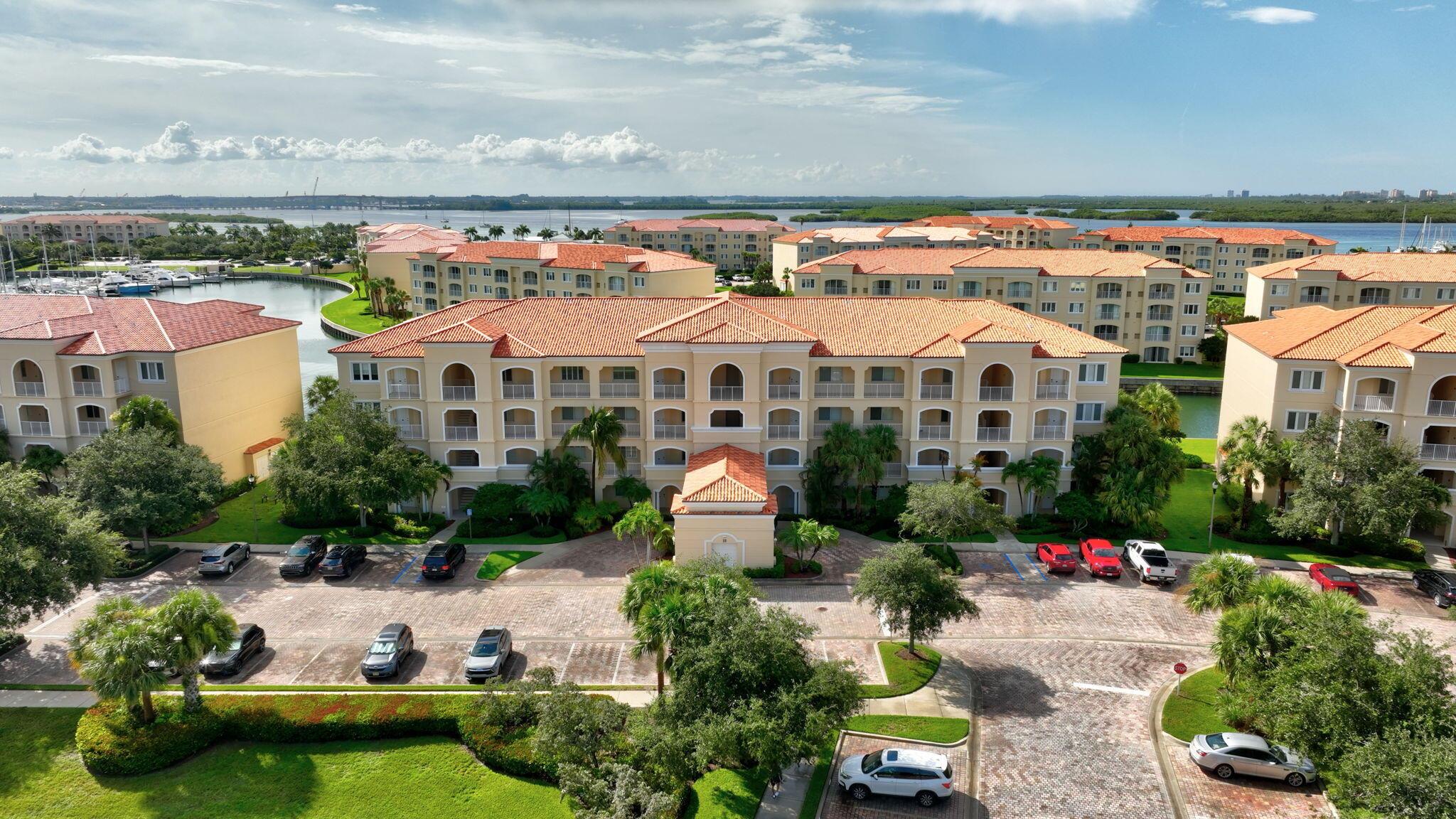 HARBOUR ISLE AT HUTCHINSO - Residential