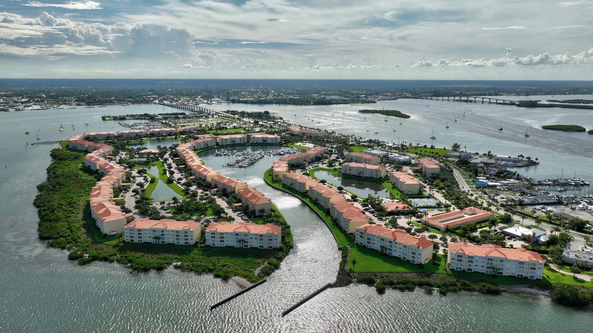 HARBOUR ISLE AT HUTCHINSO - Residential
