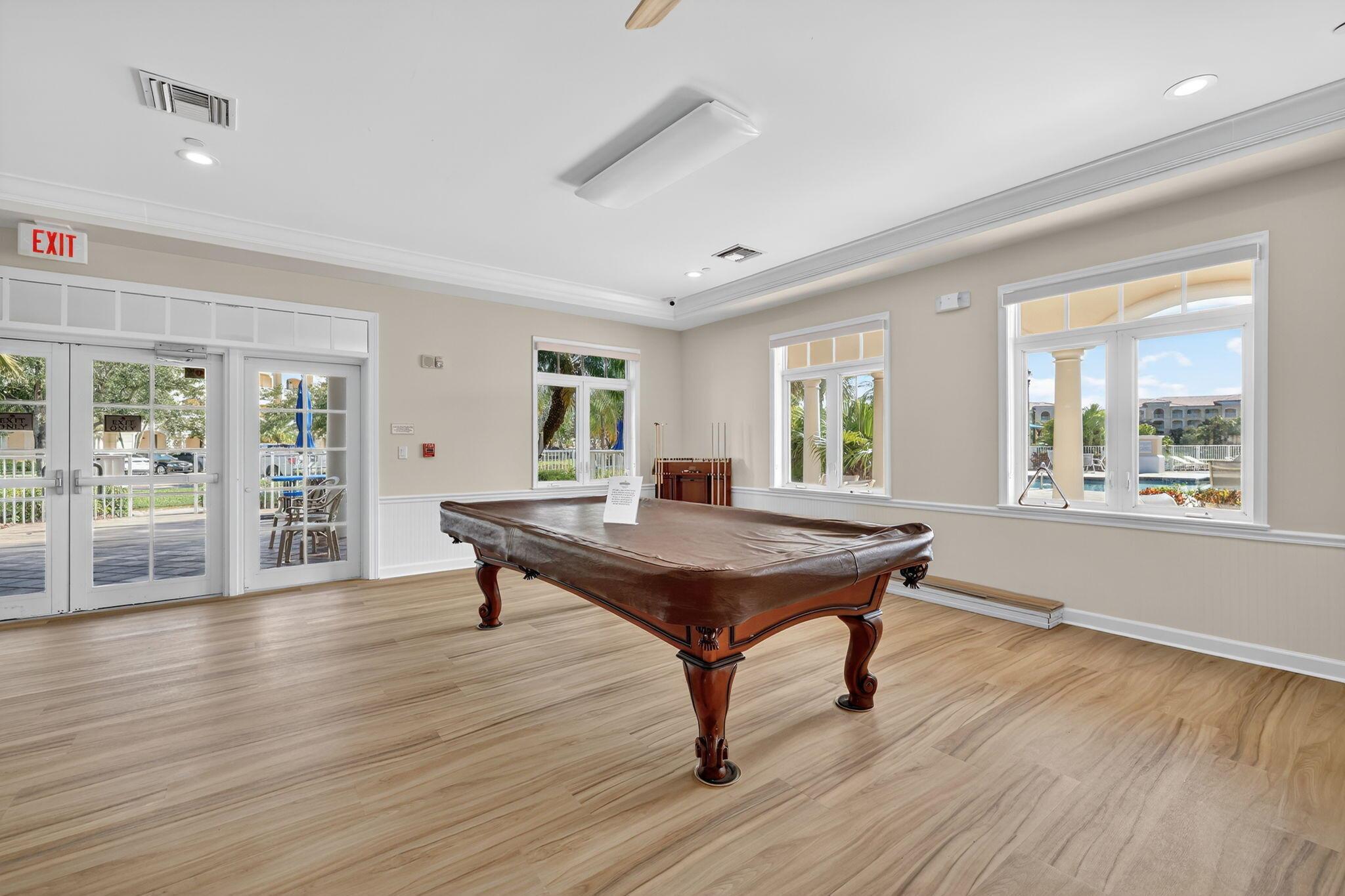 HARBOUR ISLE AT HUTCHINSO - Residential